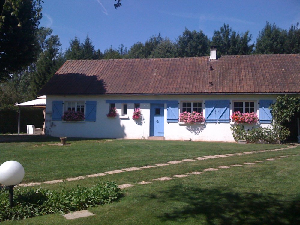 Aire camping-car  Ergny (62650) - Photo 1